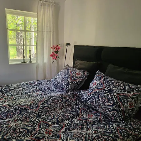 Lilla Huset Med Stor Traedgardstomt Naera Golf Och Hav Villa Trosa Exterior photo