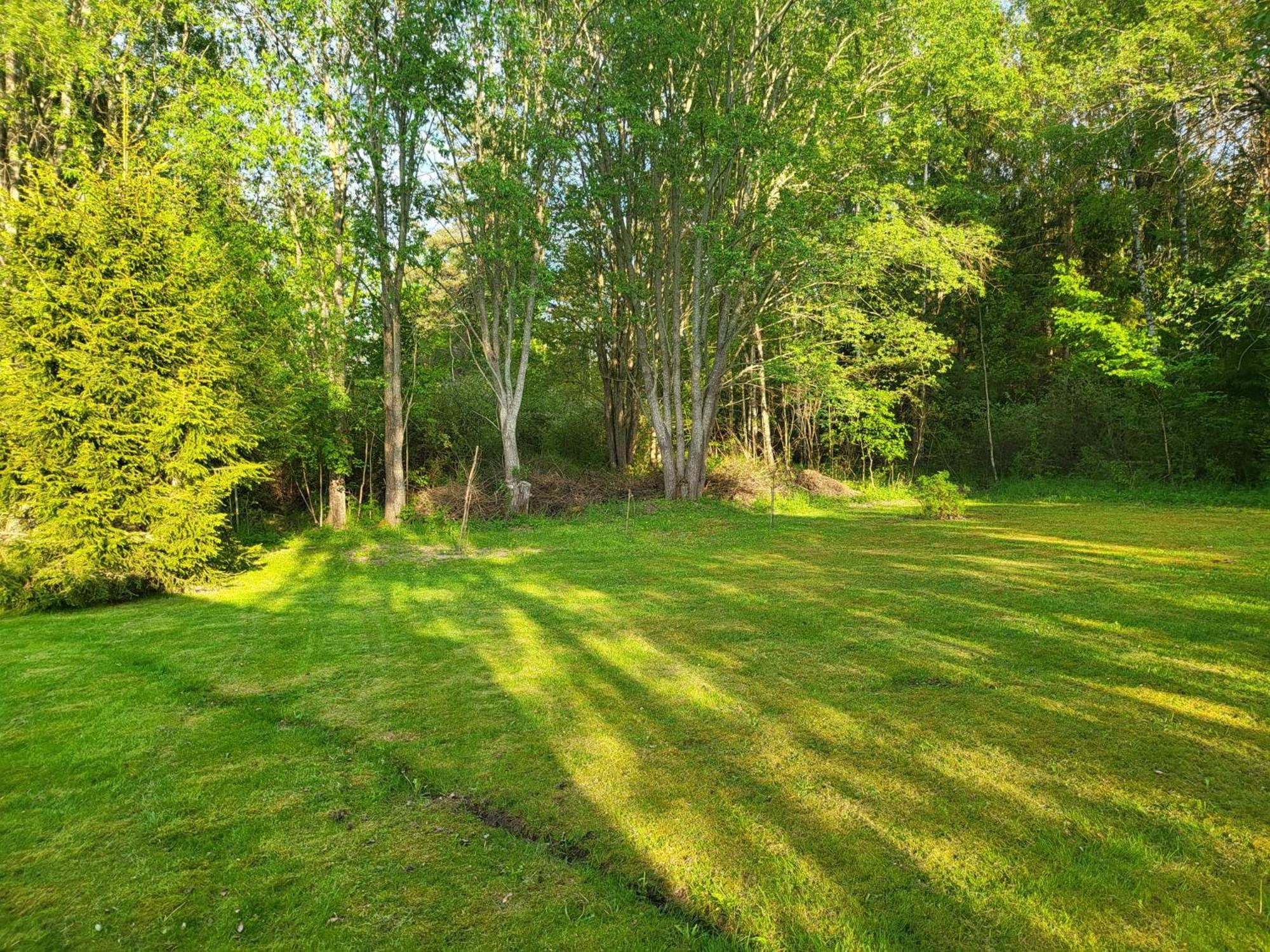 Lilla Huset Med Stor Traedgardstomt Naera Golf Och Hav *