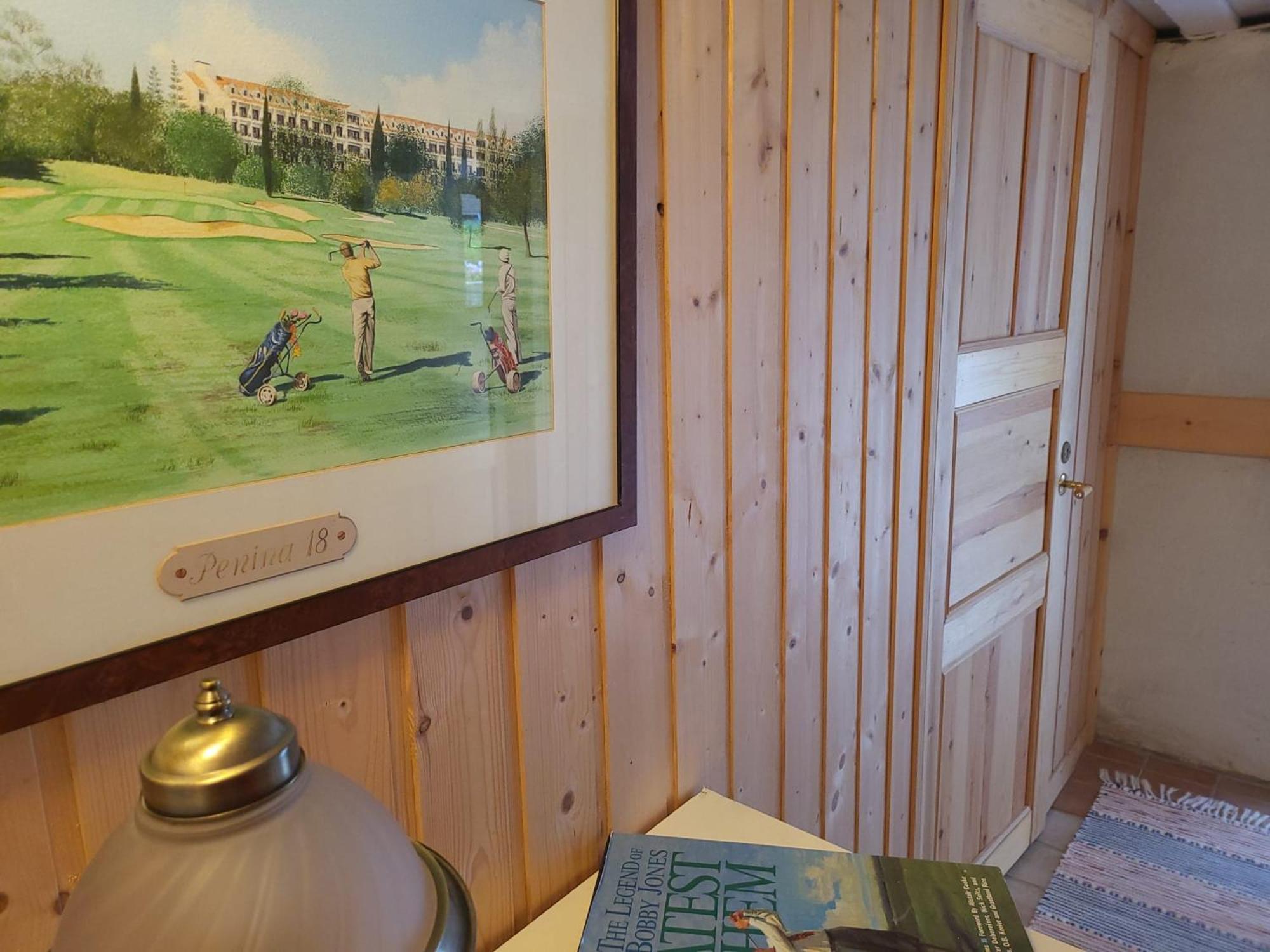 Lilla Huset Med Stor Traedgardstomt Naera Golf Och Hav Holiday home Trosa