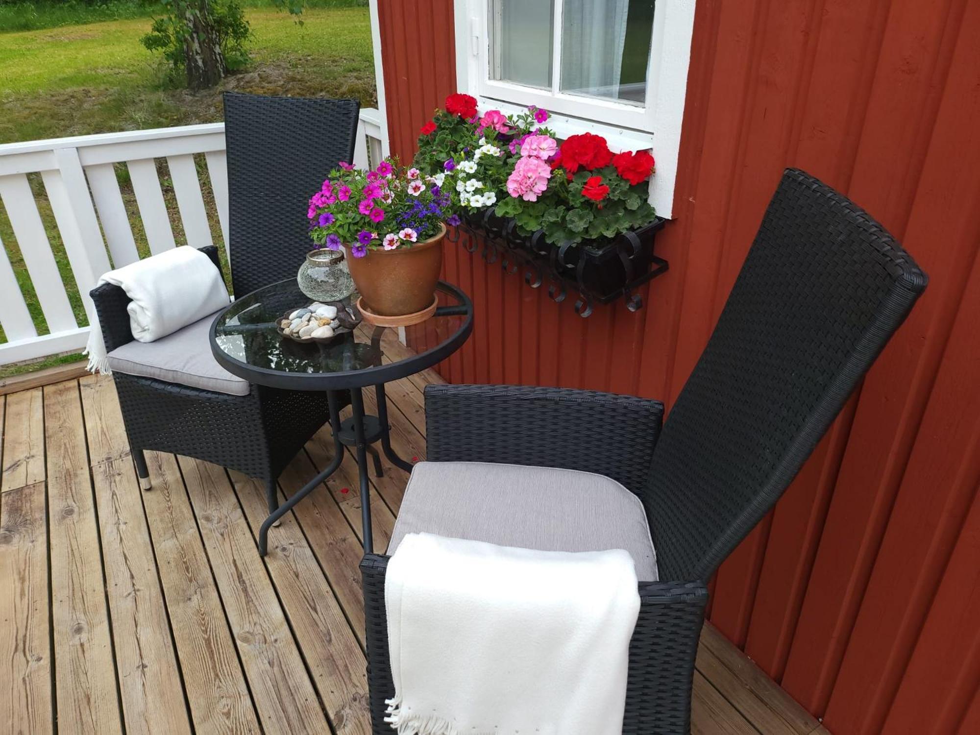 Lilla Huset Med Stor Traedgardstomt Naera Golf Och Hav *